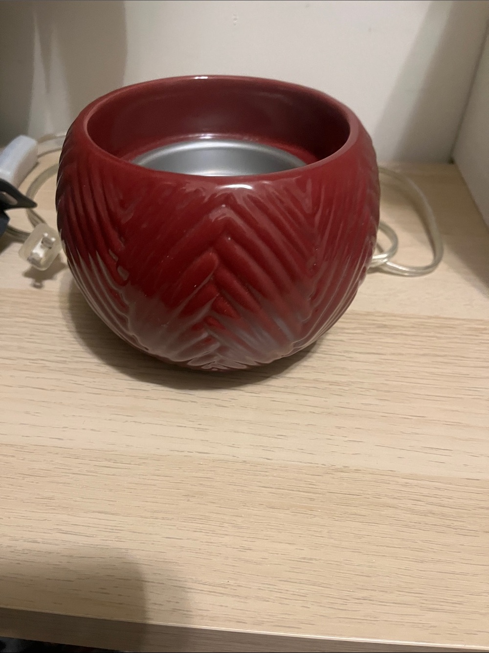 Yankee Candle Glossy Wine-Red Wax Scenterpiece Warmer - Picture 5 of 11